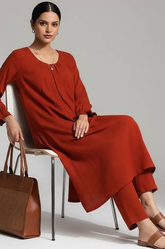 Women Regular Kurta with Trousers