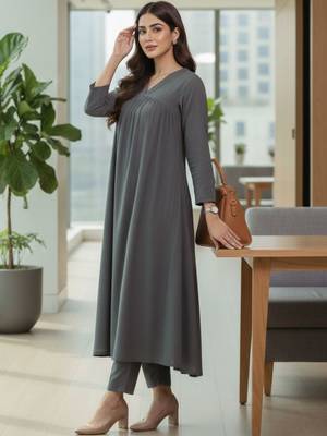 Women Empire Silk Crepe Kurta with Trousers 3