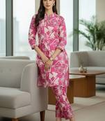 Women Floral Printed Regular Kurta with Trousers
