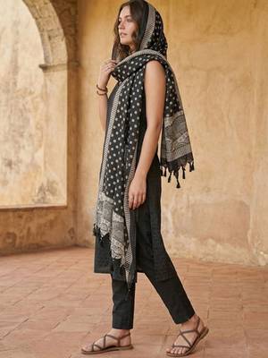 Women Regular Kurta with Trousers & With Dupatta 3