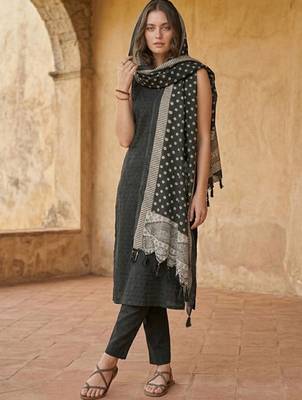 Women Regular Kurta with Trousers & With Dupatta 5