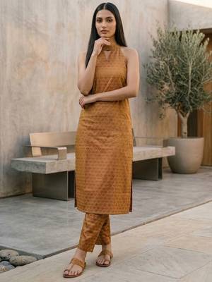Women Regular Kurta with Trousers & With Dupatta 5