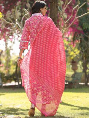 Floral Printed Regular Straight Kurta with trousers & with Dupatta 5