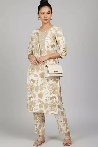 Women Floral Printed Regular Thread Work Kurta with Trousers