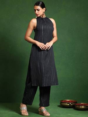 Women Regular Silk Crepe Kurta with Trousers 4