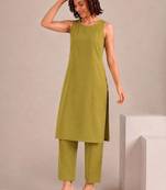 Round Neck Straight Kurta With Trousers