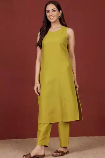 Round Neck Straight Kurta With Trousers