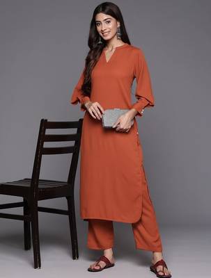 Women Regular Silk Crepe Kurta with Trousers 1