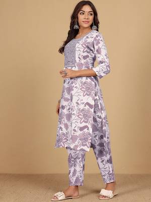 Floral Printed Straight Kurta With Trousers 6