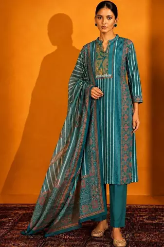 Women Printed Regular Kurta with Trousers & With Dupatta