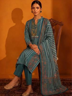 Women Printed Regular Kurta with Trousers & With Dupatta 4