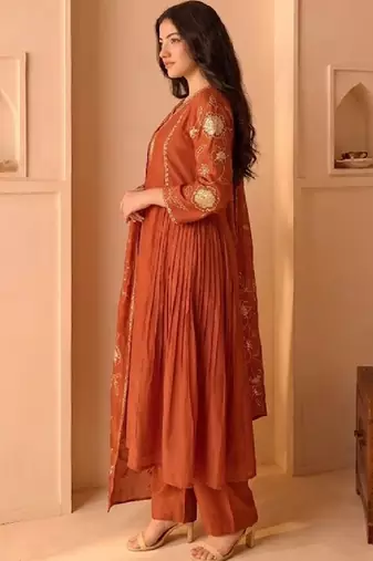 Women Ethnic Motifs Embroidered Regular Kurta with Trousers & With Dupatta