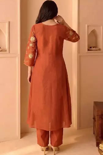 Women Ethnic Motifs Embroidered Regular Kurta with Trousers & With Dupatta