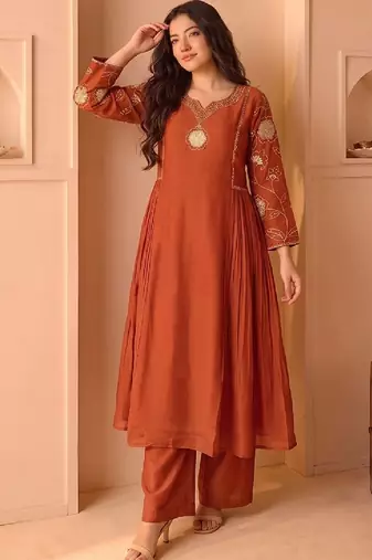 Women Ethnic Motifs Embroidered Regular Kurta with Trousers & With Dupatta