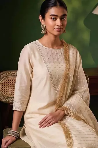 Women Ethnic Motifs Embroidered Regular Thread Work Kurta with Trousers & With Dupatta
