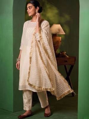 Women Ethnic Motifs Embroidered Regular Thread Work Kurta with Trousers & With Dupatta 3