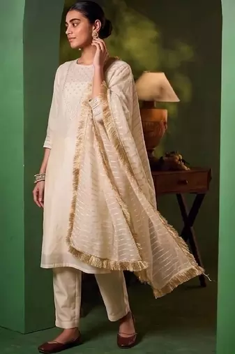 Women Ethnic Motifs Embroidered Regular Thread Work Kurta with Trousers & With Dupatta