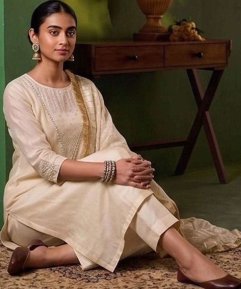 Women Ethnic Motifs Embroidered Regular Thread Work Kurta with Trousers & With Dupatta