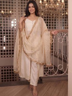 Women Regular Kurti with Trousers & With Dupatta 4