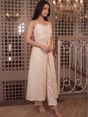Women Regular Kurti with Trousers & With Dupatta 6