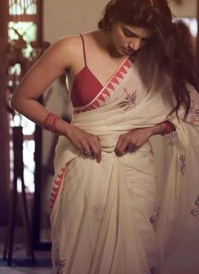 White red digital printed maa durga motif linen cotton saree 2
