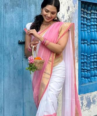 White peach linen cotton kerala kasavu saree with gold zari 2