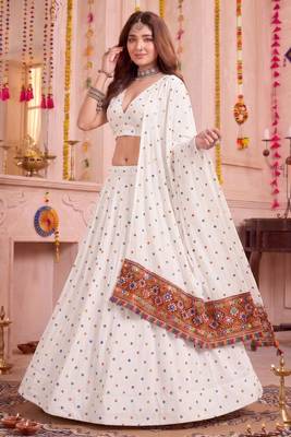 Off-White Designer Premium Function Wear Lehenga Choli 2