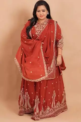 Maroon embroidered velvet kurta palazzo set with dupatta
