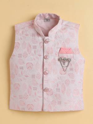 Boys pink cotton blend kurta pyjama set with jacquard leaf pattern waistcoat 3