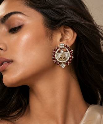 Pearl earrings with oxidized gold plating 3