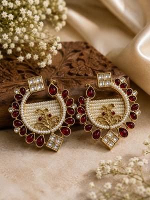 Pearl earrings with oxidized gold plating 4