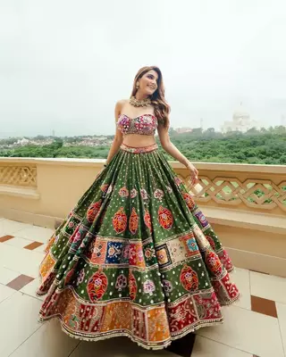Green Mirror Navratri Lehnega Choli With Dupatta 1
