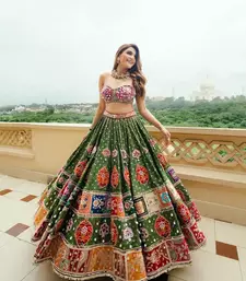 Green Mirror Navratri Lehnega Choli With Dupatta