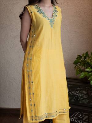 Yellow chanderi mirrorwork kurta set with pants, stitched 2