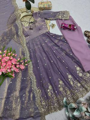 Heavy fendy silk embroidered sequince work wedding kurta set 2