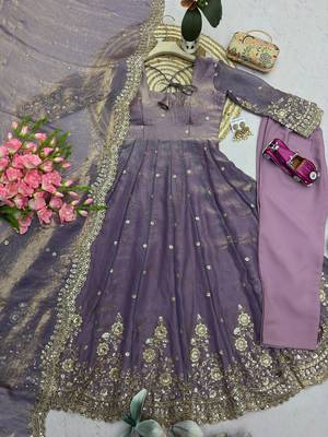 Heavy fendy silk embroidered sequince work wedding kurta set 3