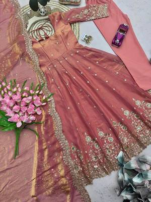 Heavy fendy silk embroidered sequince work wedding kurta set 2