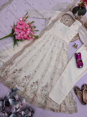 Heavy fendy silk embroidered sequince work wedding kurta set 4
