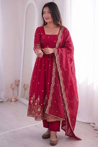 Heavy fendy silk embroidered sequince work wedding kurta set