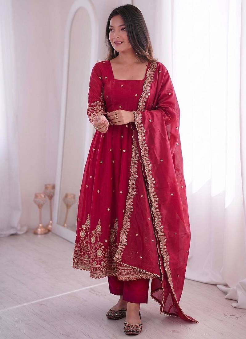 Heavy fendy silk embroidered sequince work wedding kurta set