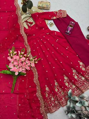 Heavy fendy silk embroidered sequince work wedding kurta set 2