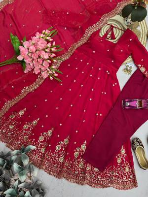 Heavy fendy silk embroidered sequince work wedding kurta set 4