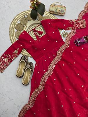 Heavy fendy silk embroidered sequince work wedding kurta set 5