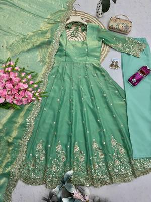 Heavy fendy silk embroidered sequince work wedding kurta set 3