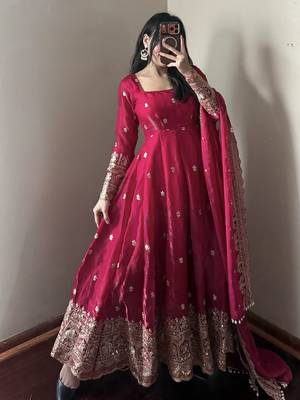Heavy fendy silk embroidered sequince work wedding kurta set 1