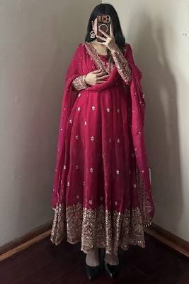 Heavy fendy silk embroidered sequince work wedding kurta set 3