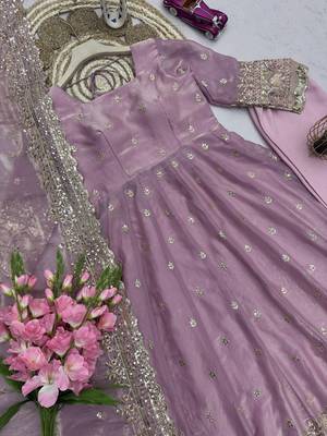 Heavy fendy silk embroidered sequince work wedding kurta set 5