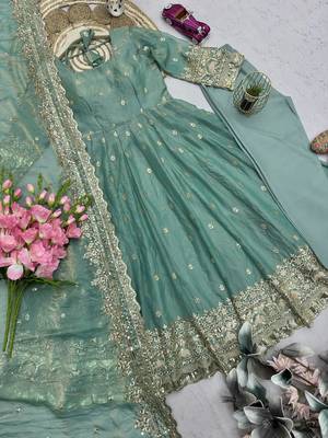 Heavy fendy silk embroidered sequince work wedding kurta set 4