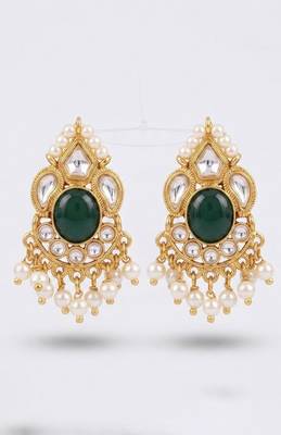 Emerald heritage pearl drop earrings 2