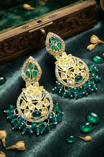 Regal emerald chandbalis